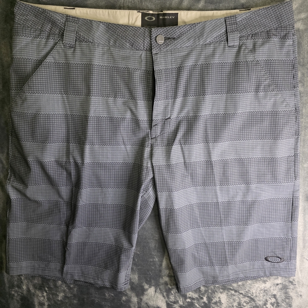 Oakley Gray Hybrid Shorts Versatile Lightweight Design